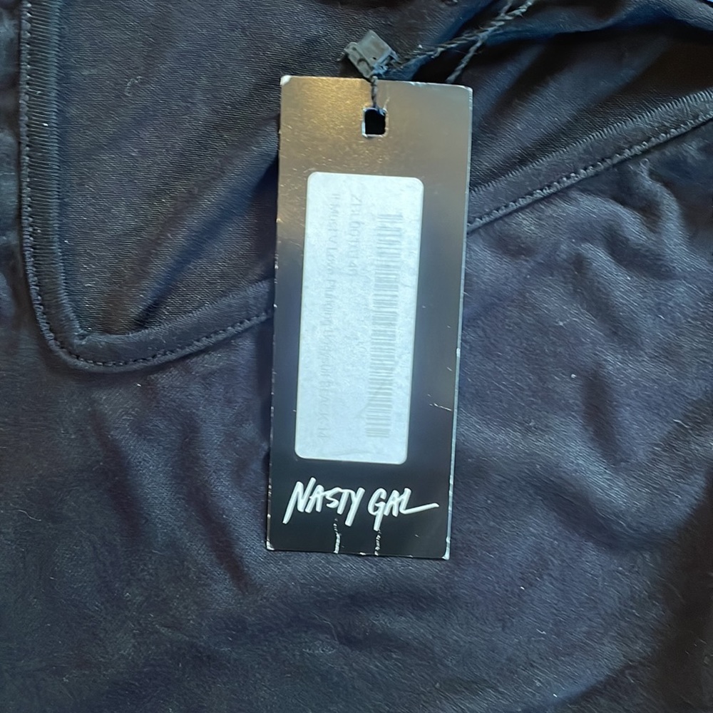 NWT Nasty Gal Black It Must V Love Plunging V-Neck Bodysuit Size U.S. 10 - Picture 6 of 9